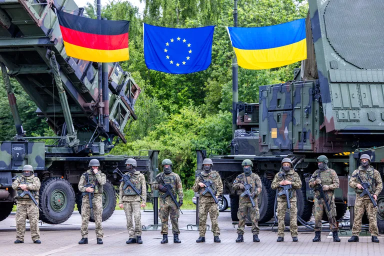 Ukraina ja Saksa sõdurid on koos treeninud Patrioti õhutõrjesüsteeme kasutama juba eelmisest aastast. Pildil treening Rumeenias.
