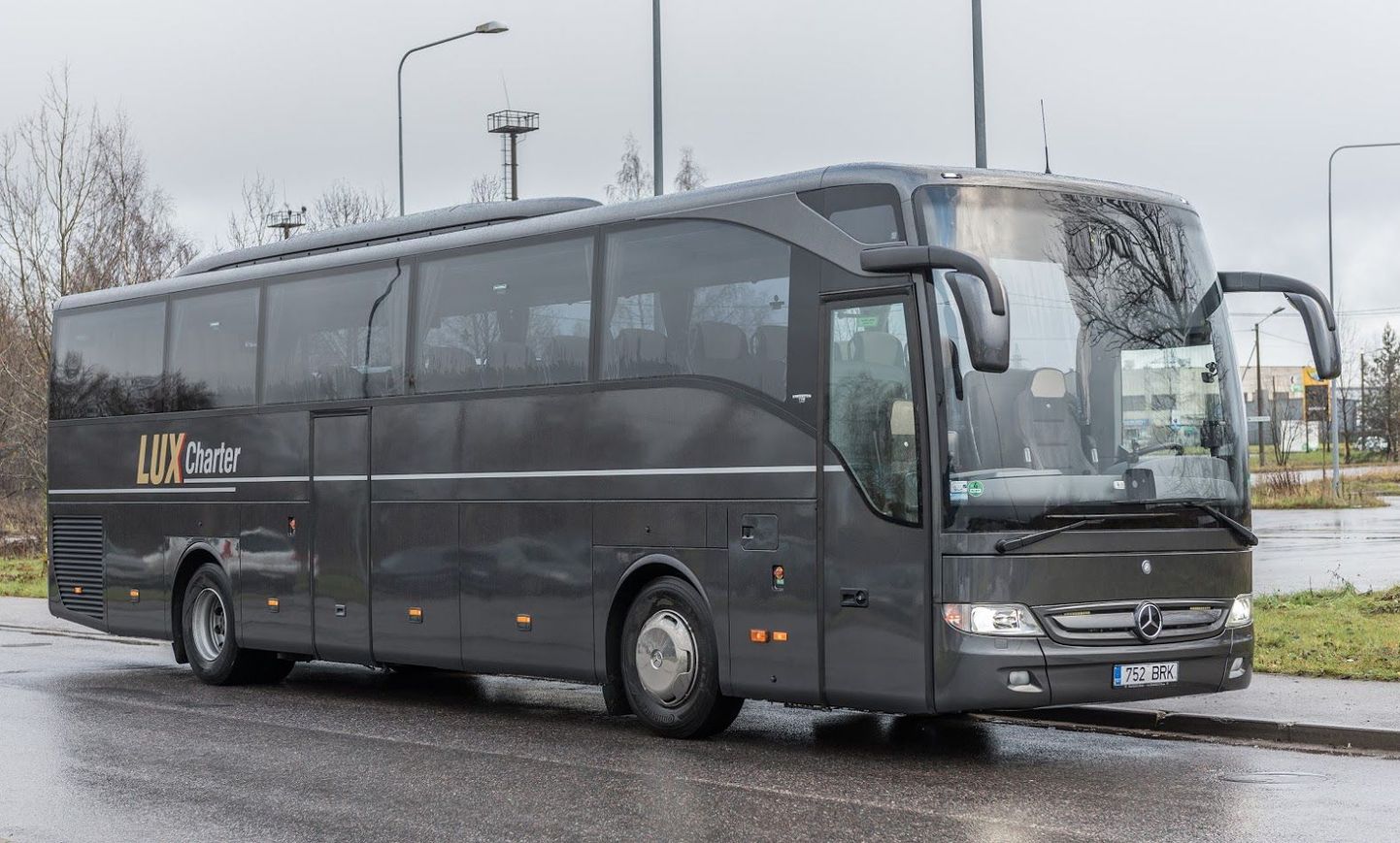Lux Charteri uus buss.