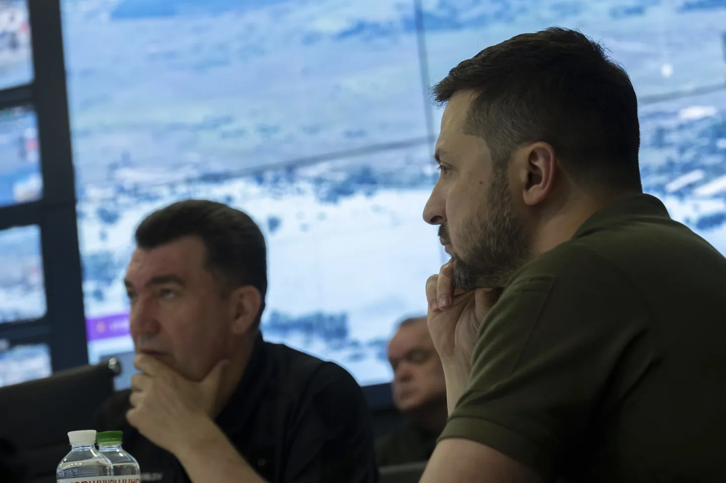 Ukraina president Volodõmõr Zelenskõi erakorralisel kohtumisel Kahhovka tammi teemal.