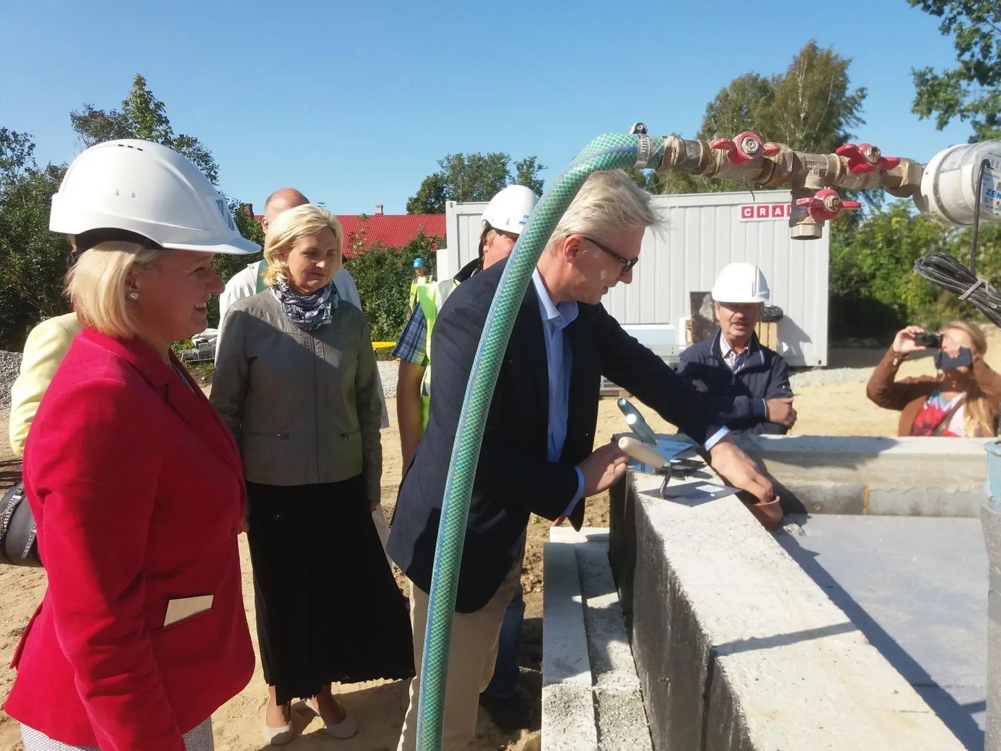 Kadrina tervisekeskuse nurgakivi panekust on jõutud hoone üleandmiseni.