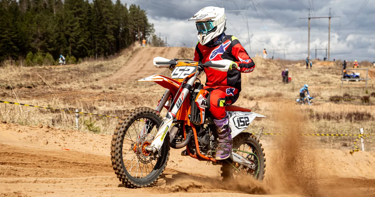 GALERII Motosportlased kogunesid kestuskrossile mõõtu võtma