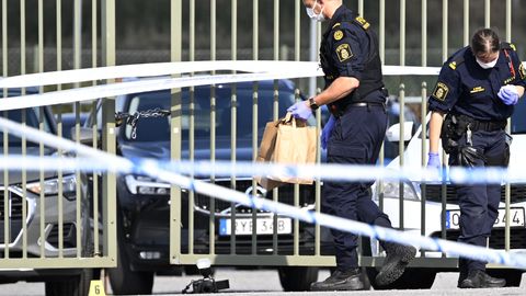 V streljanju pri mošeji na Švedskem ubit in ranjen