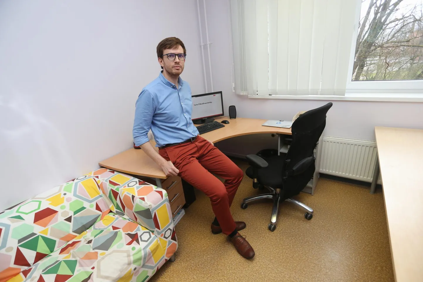 Keel on kirev nagu see diivan Tartu ülikooli keeletehnoloogia õppetooli juhi dotsent Mark Fišeli kabinetis. Ja Fišel paneb oma töörühmaga mängu kõik, et oma tõlkemasinat keelte eripärasid paremini tundma õpetada.