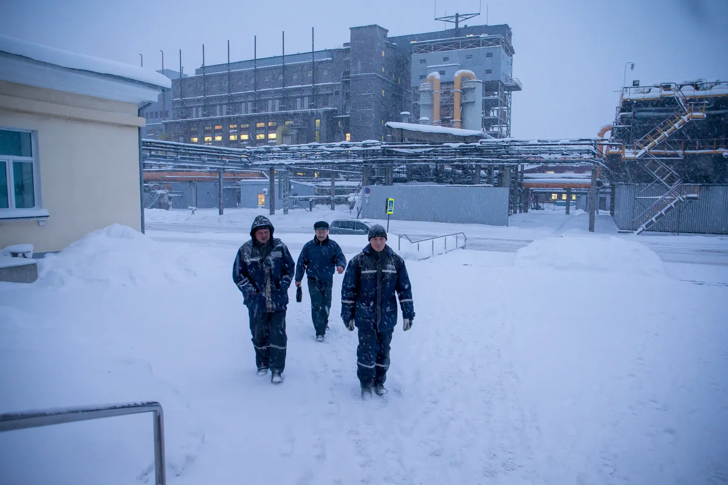 15.01.2016, KOHTLA-JÄRVE
VKG. Viru Keemia Grupp. Koondamine vana Kiviter-tehnoloogia tehases. Torud, lumi, talv
FOTO:SANDER ILVEST/POSTIMEES