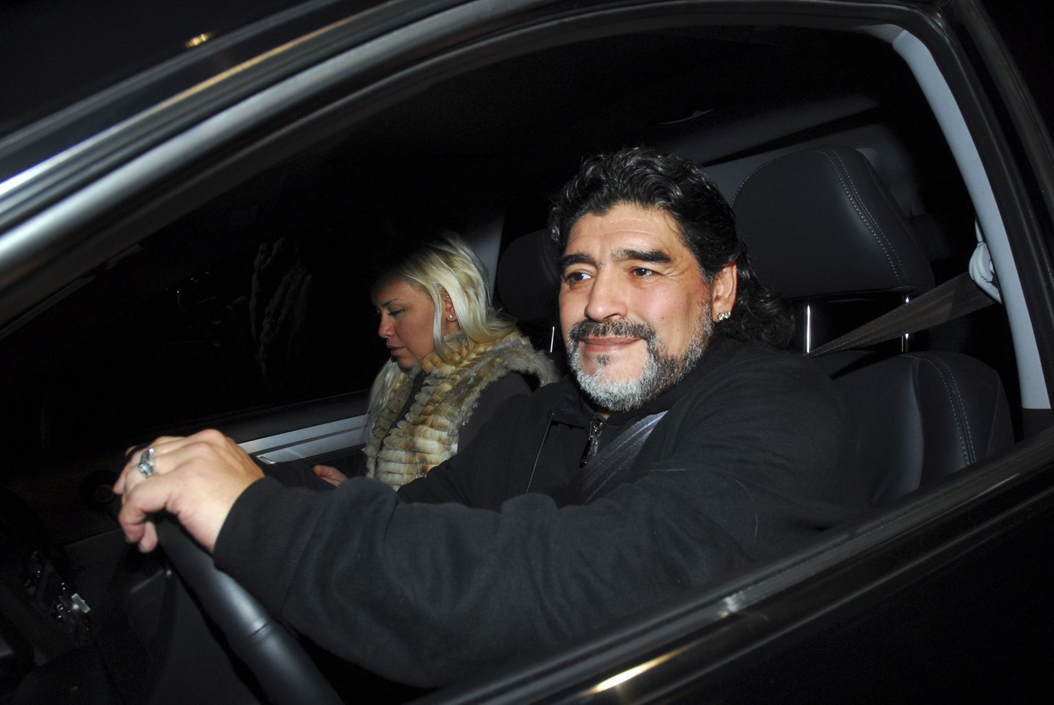 Diego Maradona ja tema kallim Veronica Ojeda paar päeva enne avariid.