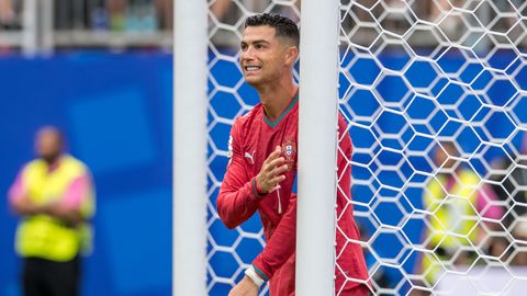 Portugal sai Ronaldo osas kriitikat: peatreener kartis teda väljakult ära võtta