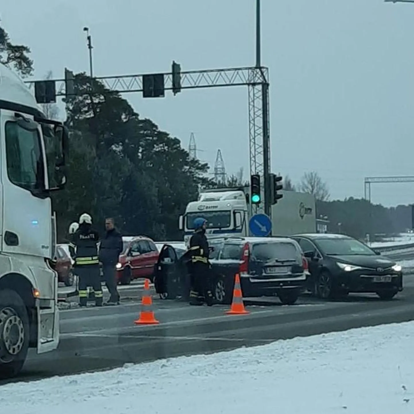 Liiklusõnnetuse asjaolud selguvad uurimise käigus.
