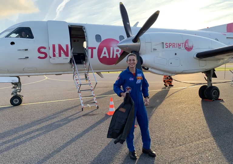 Astronaut Nicole Aunapu Mann Kärdla lennujaamas.