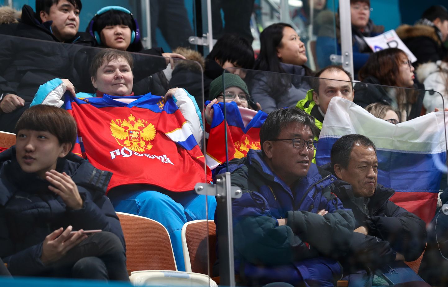 На чемпионате мира по хоккею будут запрещены флаги России и Беларуси.