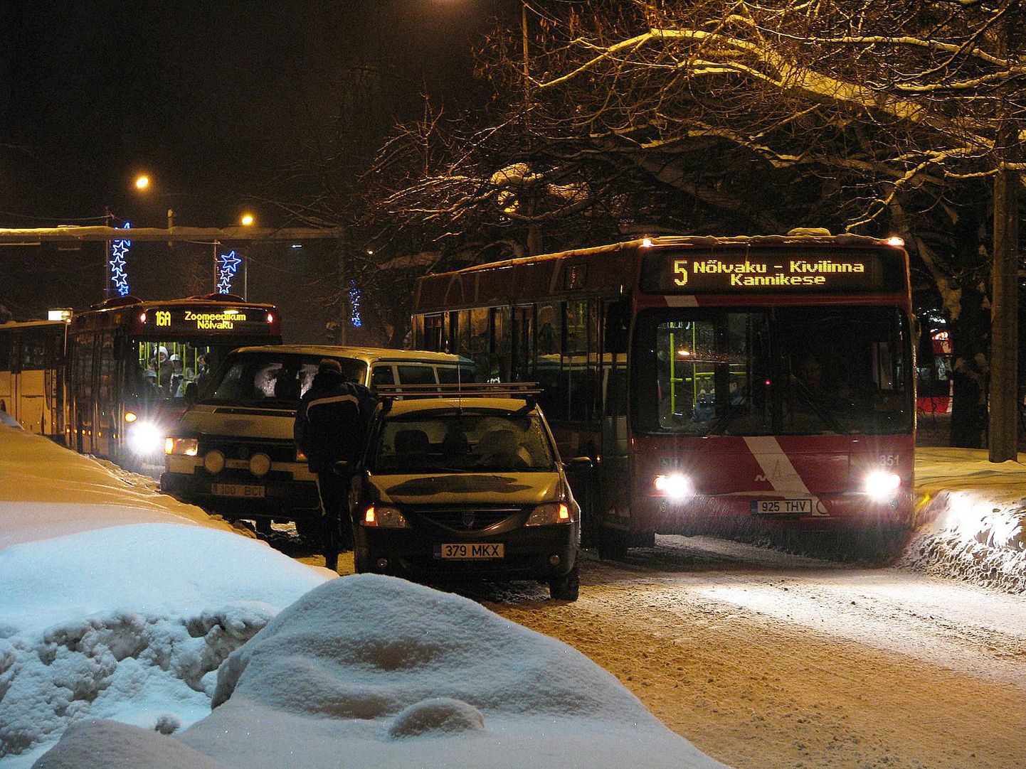 Uus linnaliinibuss sattus Tartus avariisse.
