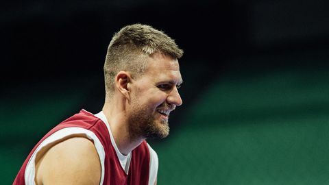 VIDEO ⟩ Latvijas basketbola izlase nosauc galīgo sastāvu Eiropas čempionātam