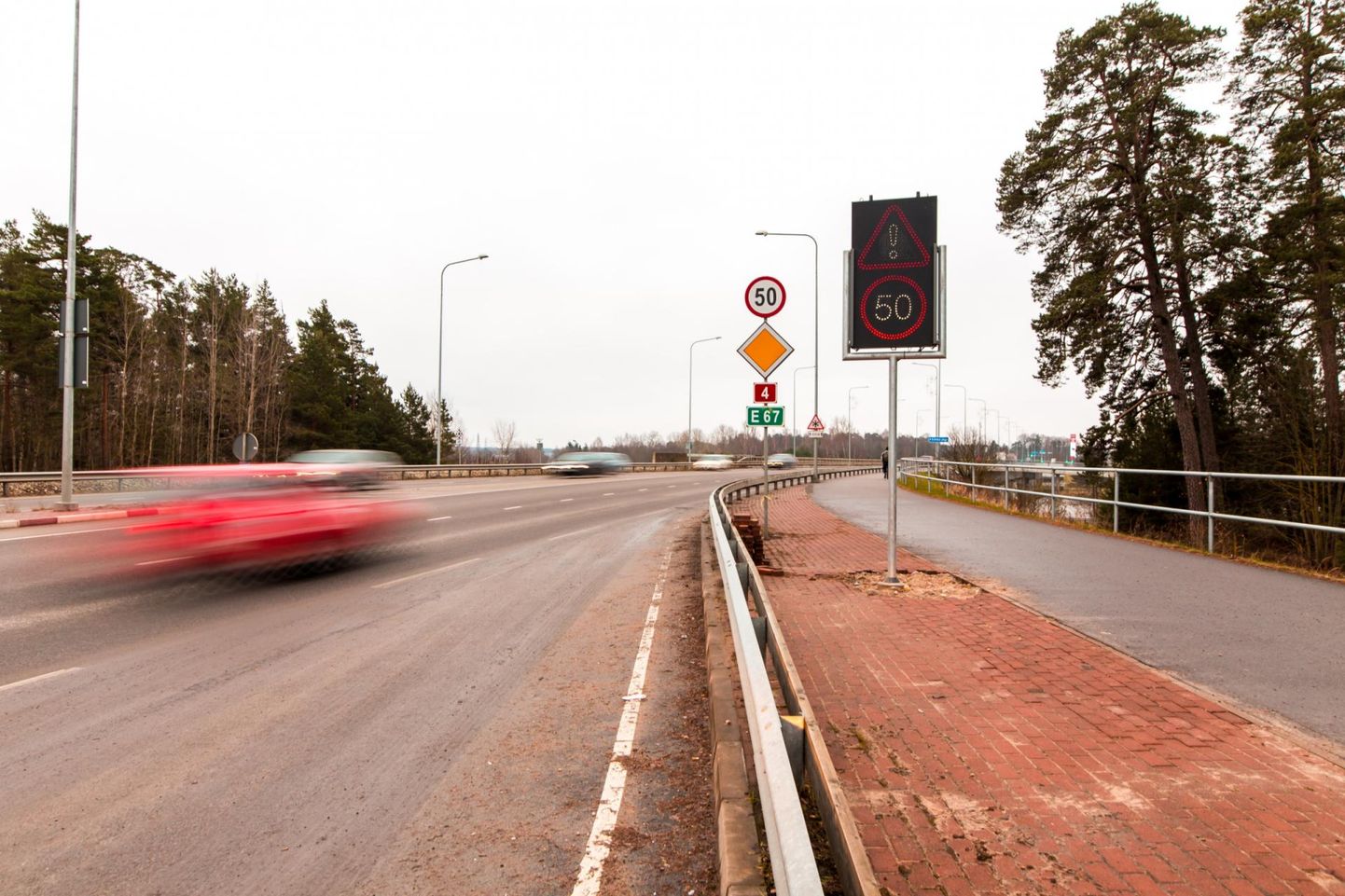 Papiniidu silla elektroonilisi liiklusmärke testiti eelmise aasta lõpul.