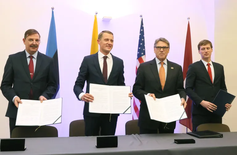 Leedu, Läti ja Eesti liiguvad aastaks 2025 Euroopa elektrivõrguga sünkroniseerimise kursil, et ühendada end lahti Venemaa elektrivõrgust.