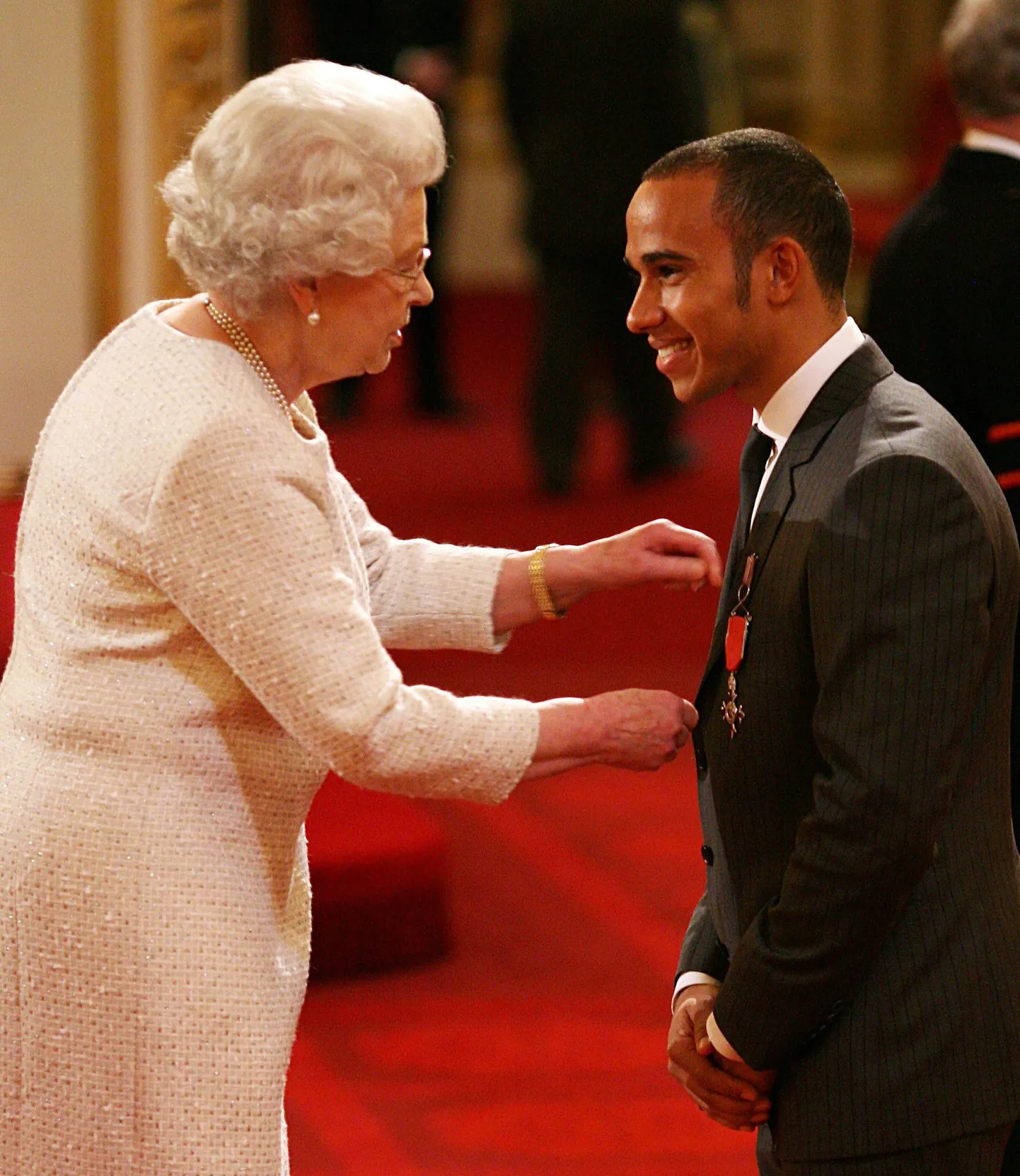 Karaliene Elizabete II un Luiss Hamiltons