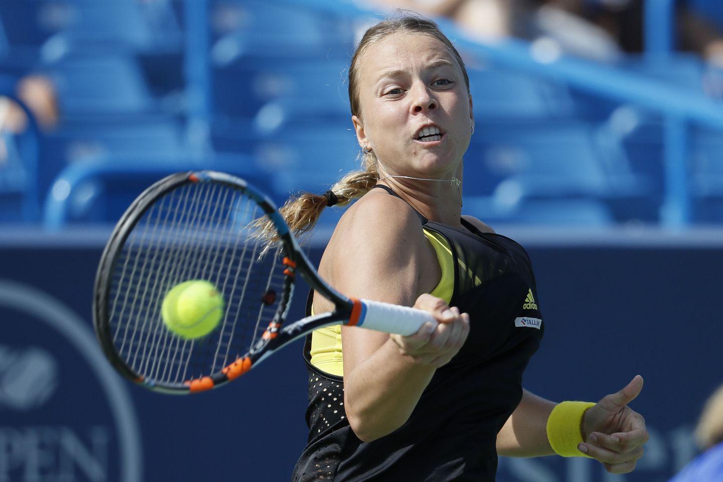 Eesti esireket Anett Kontaveit kaotas Cincinnati WTA turniiri avaringis tšehhitarile Petra Kvitovale.