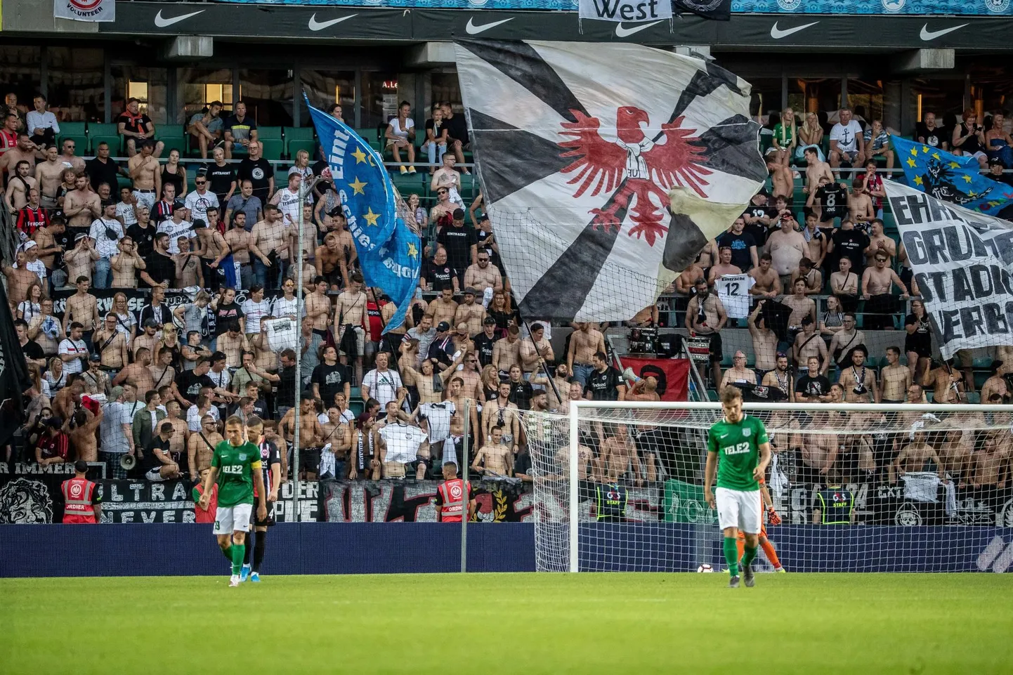 A. Le Coq Arenal jälgis Flora ja Eintrachti jalgpallimängu 8537 pealtvaatajat, Commerzbank Arenale tuleb 48 000 inimest.