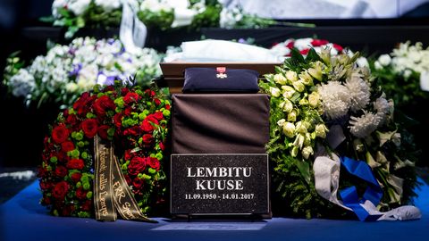 Картина дня: в ДТП пострадал полицейский, похороны Лембиту Куузе и бизнес-империя Гросса 