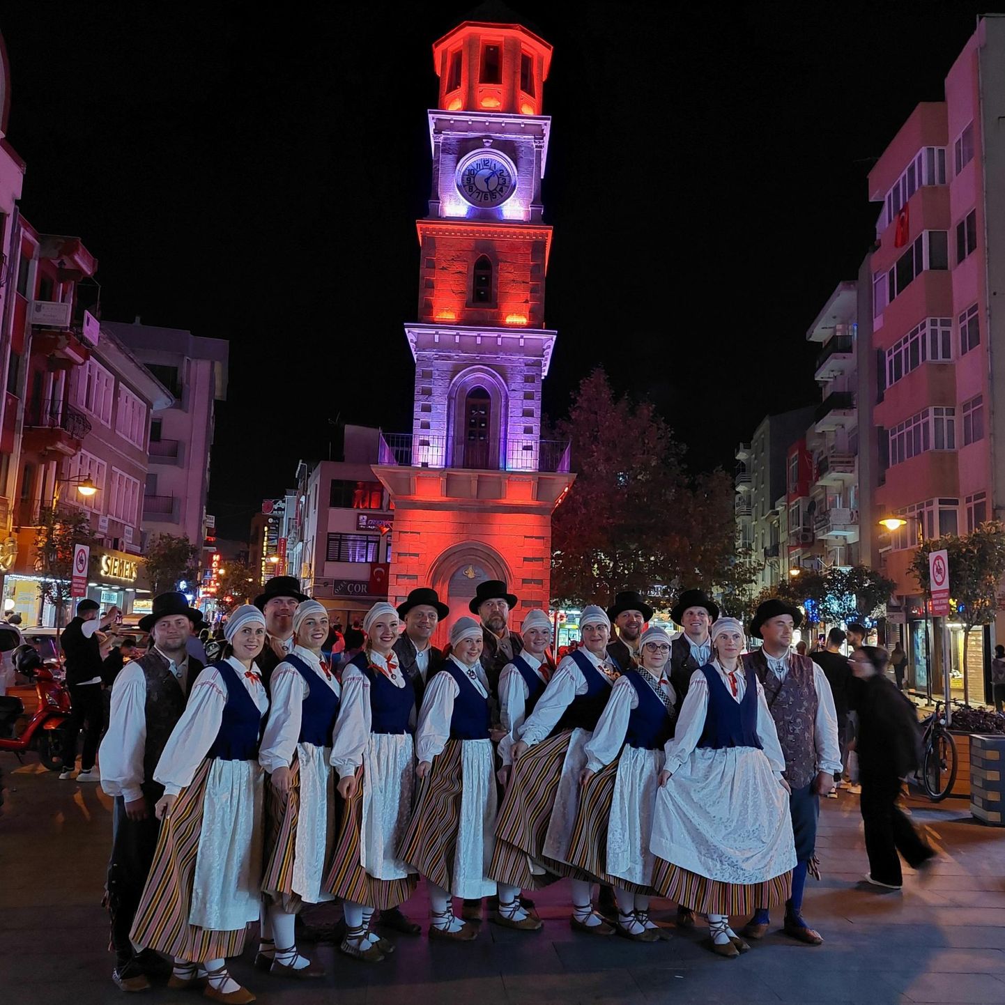 Põlvamaa tantsurühm Vihista Viisku Türgis