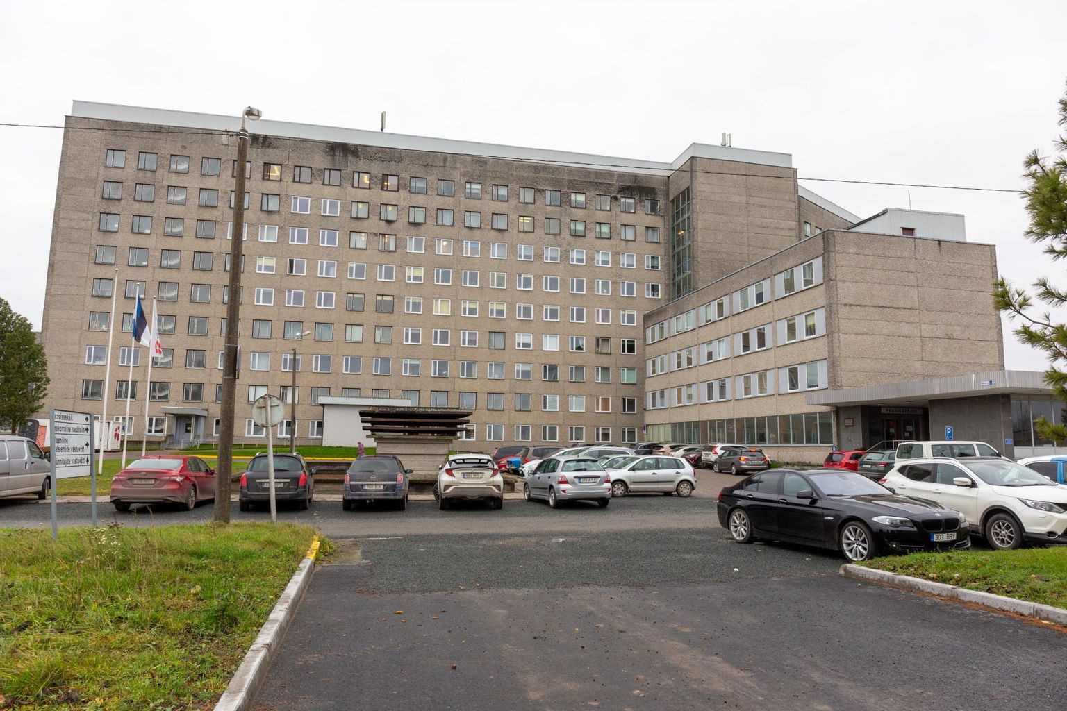 Viljandi haigla elektriarve tuleb kokku peamajas kasutatud elektrist, Jämejala pargis asuvatest hoonetest ning Ida-Virumaal ja Tallinnas asuvatest osakondadest.
