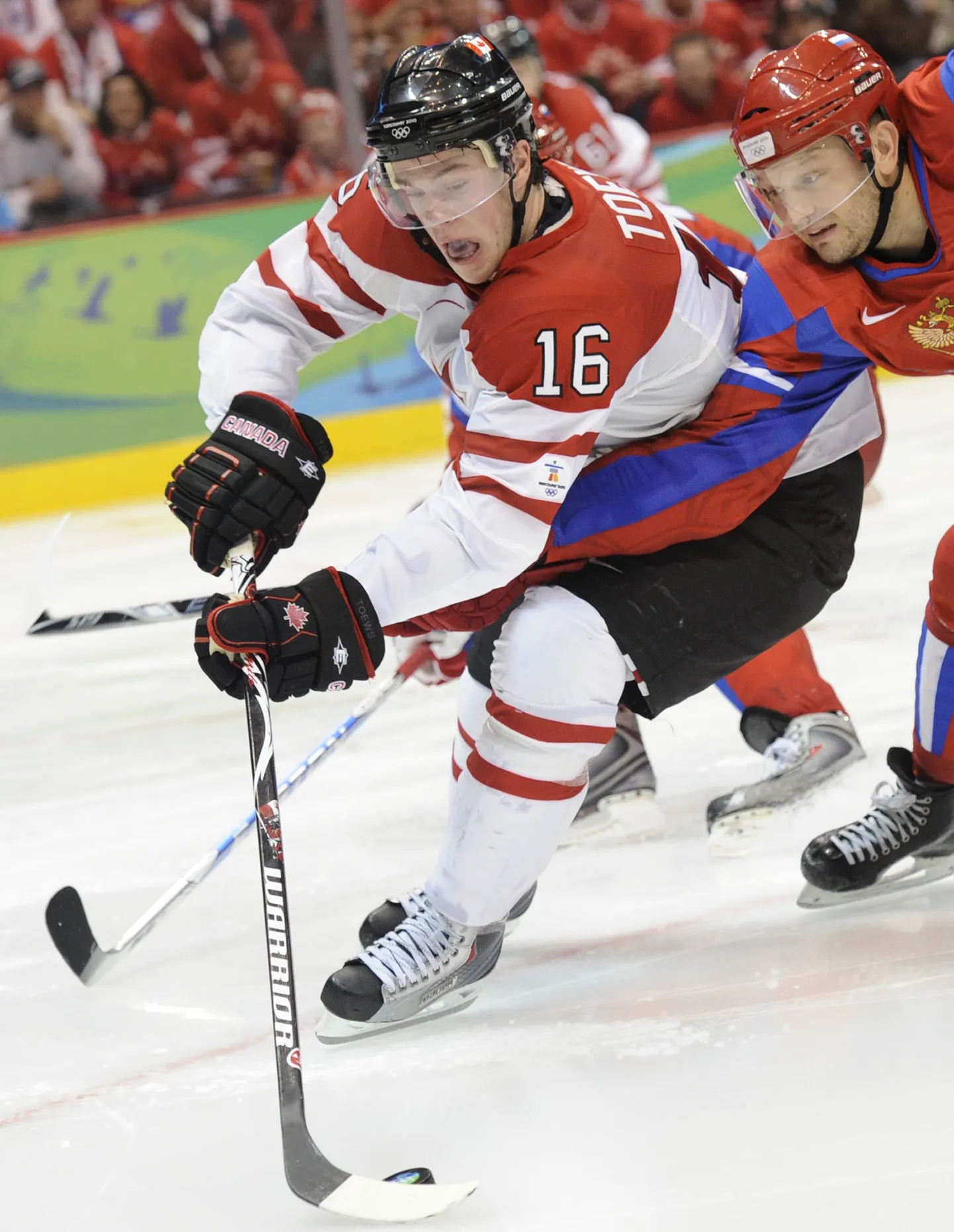 Jonathan Toews (valges) on andnud senisel turniiril enim resultatiivseid sööte