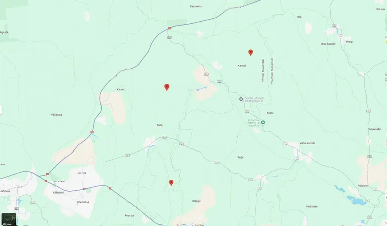 Saarde tuulepark koosneb üheksast tuulikust, mis paiknevad kolmes grupis: ühes kaks, ühes kolm, ühes neli tuulikut.