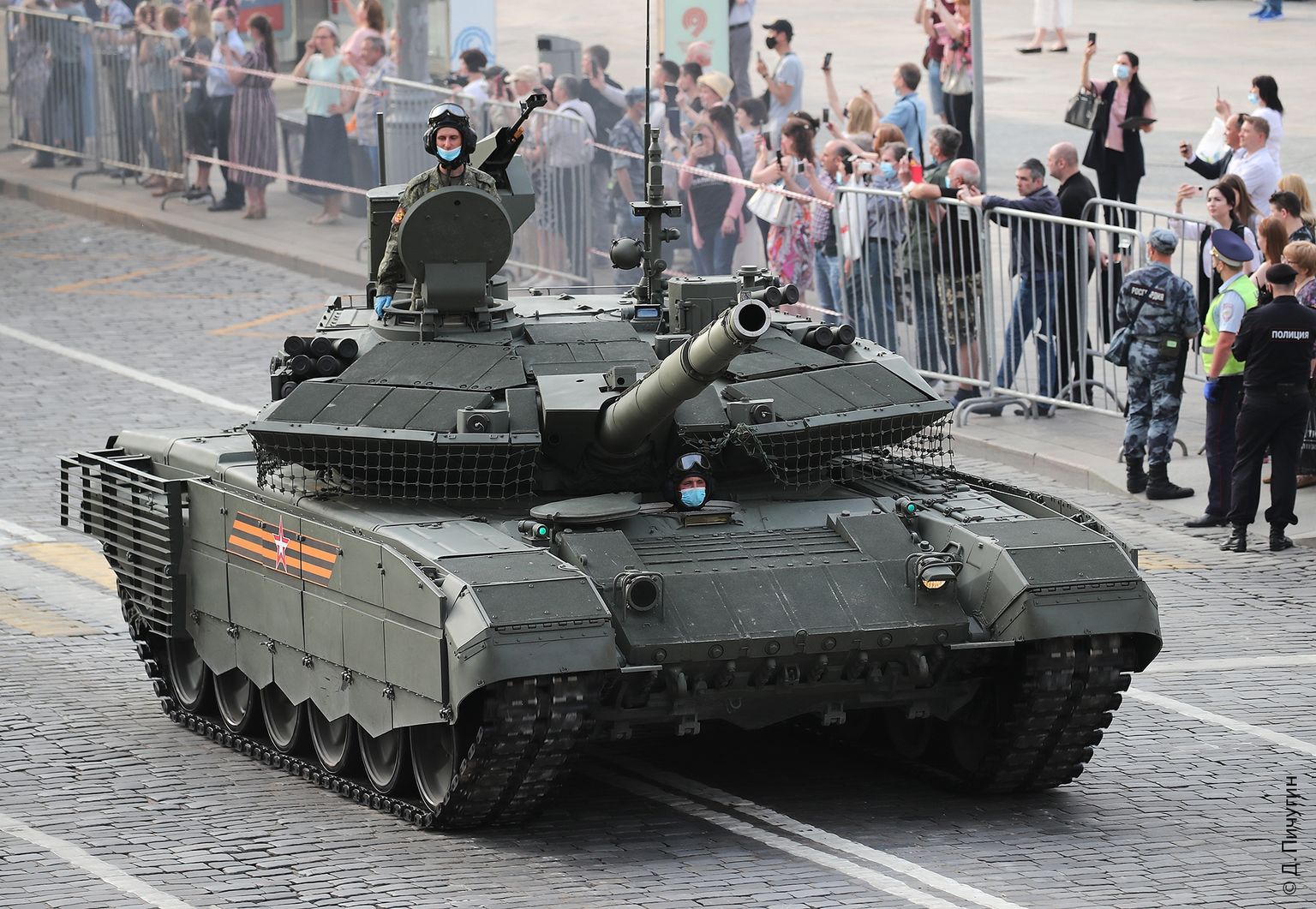 Moderniseeritud tank T-90M paraadil.