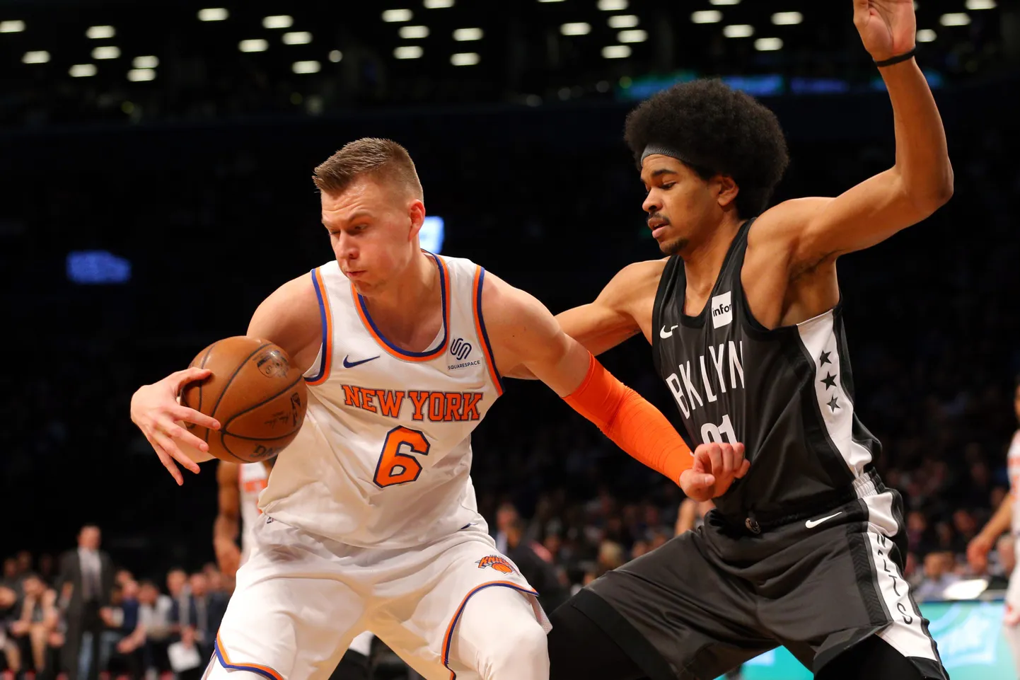 Kristaps Porzingis pidi platsilt vigastuse tõttu lahkuma