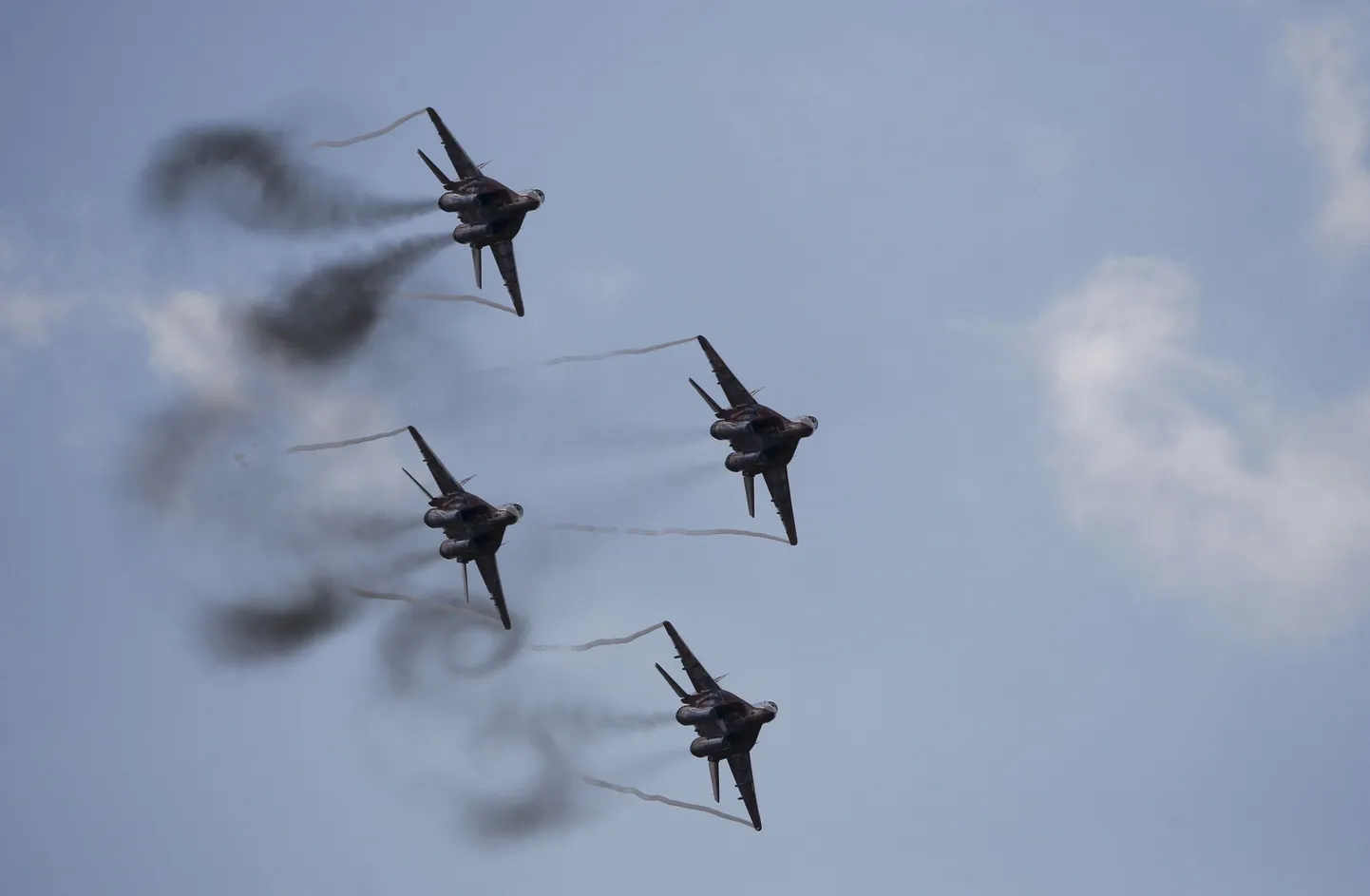 Vene MiG-29 hävitajad õppelennul.