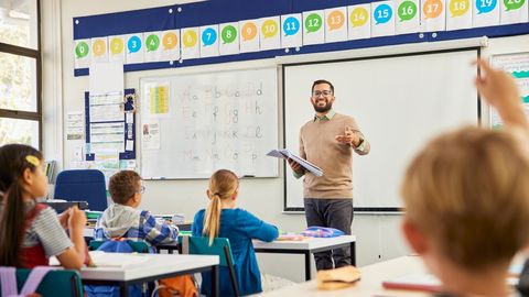 Meesõpetaja reaktsioon õpilase menstruatsioonikrampidele jättis internetirahva sõnatuks