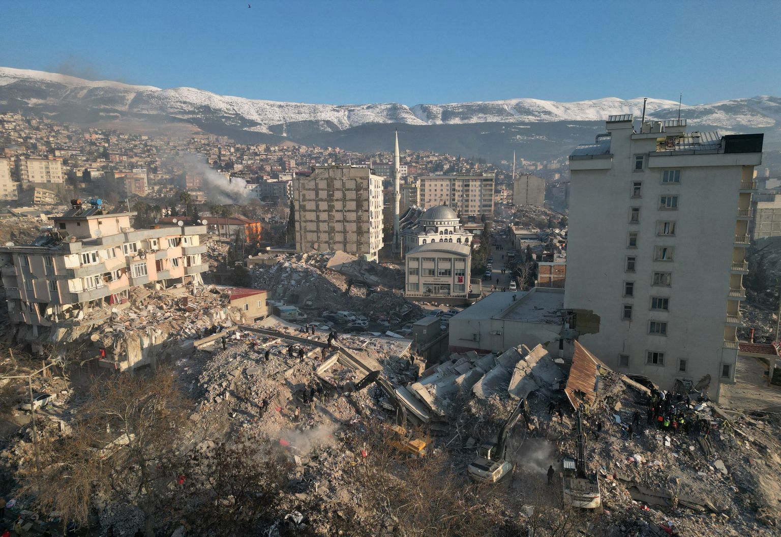Türgiat ja Süüriat tabanud maavärina tagajärjel on hukkunud 28 000 inimest.