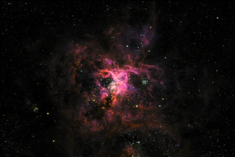 SuperBITi jäädvustus Taranteludu udukogust NGC 2070.