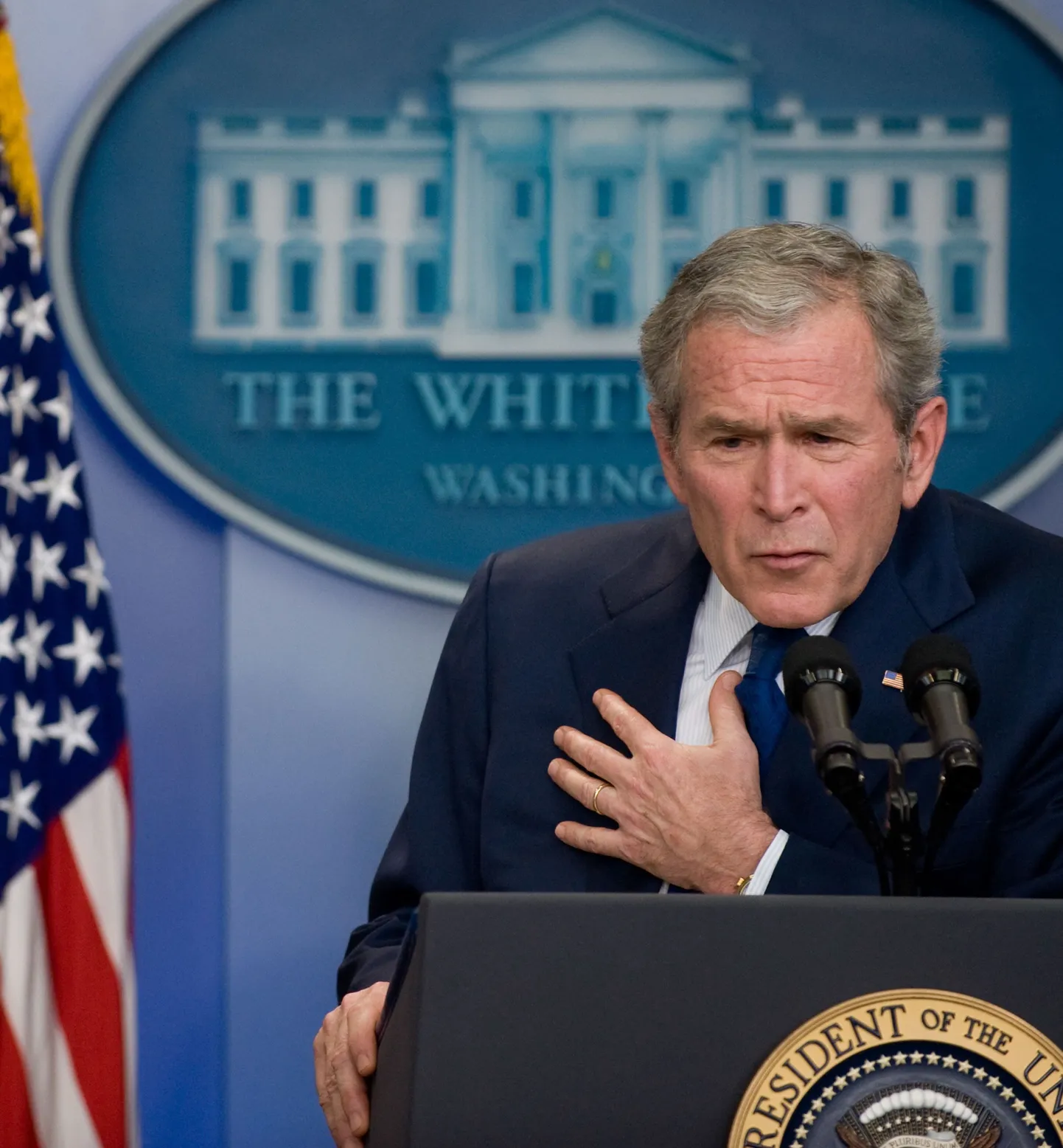 USA president George W. Bush oma viimasel formaalsel pressikonverentsil Valge Maja briifinguruumis.