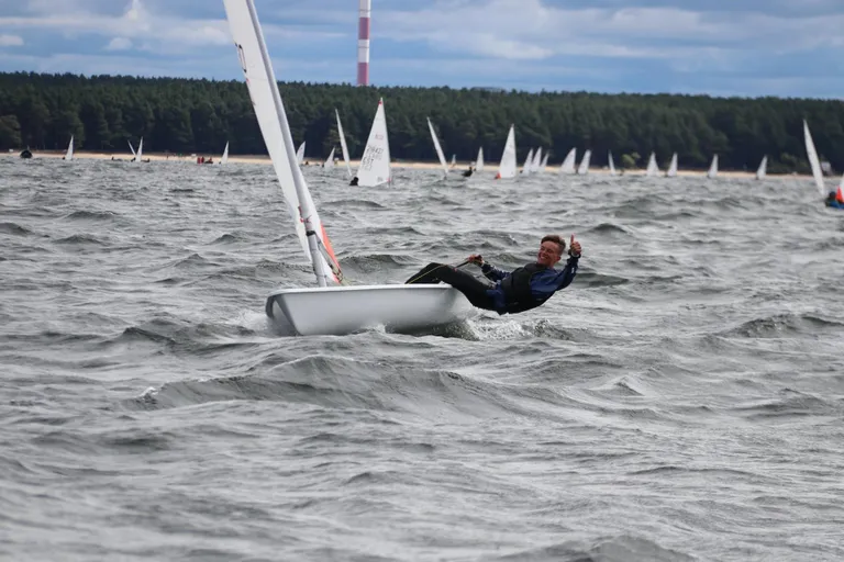 Laser Radialil purjetav Karel Ratnik tõi Eesti meistrikulla Pärnusse.