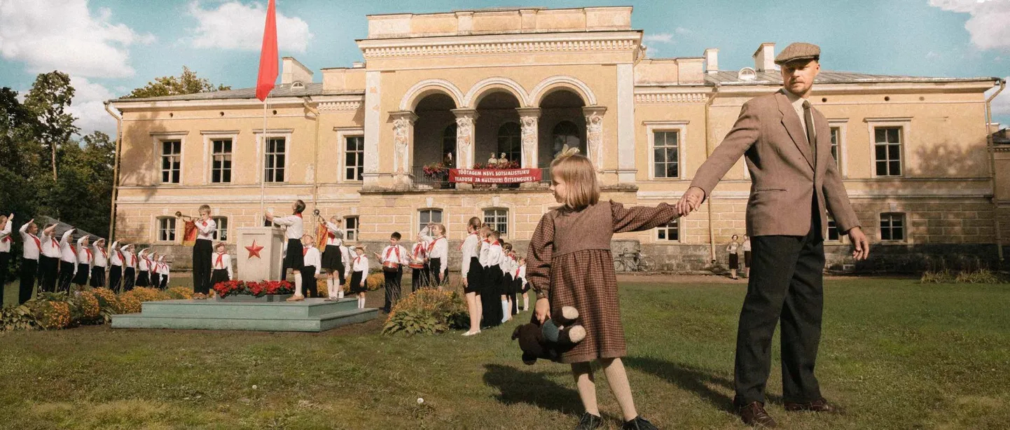 "Seltsimees laps" on filmitud Muuga mõisas.
