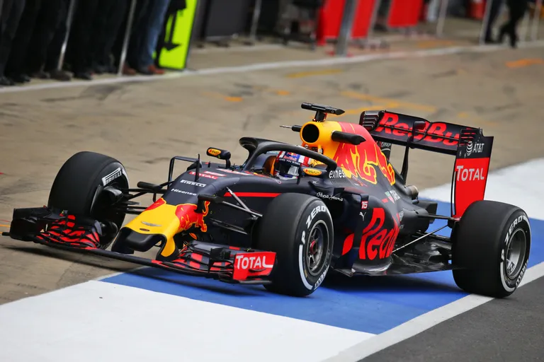 Pierre Gasly katsetas Haloga varustatud Red Bulli. FOTOD: Scanpix