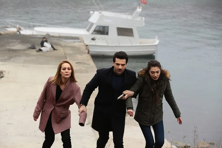 Кадр из сериала «Черная любовь»