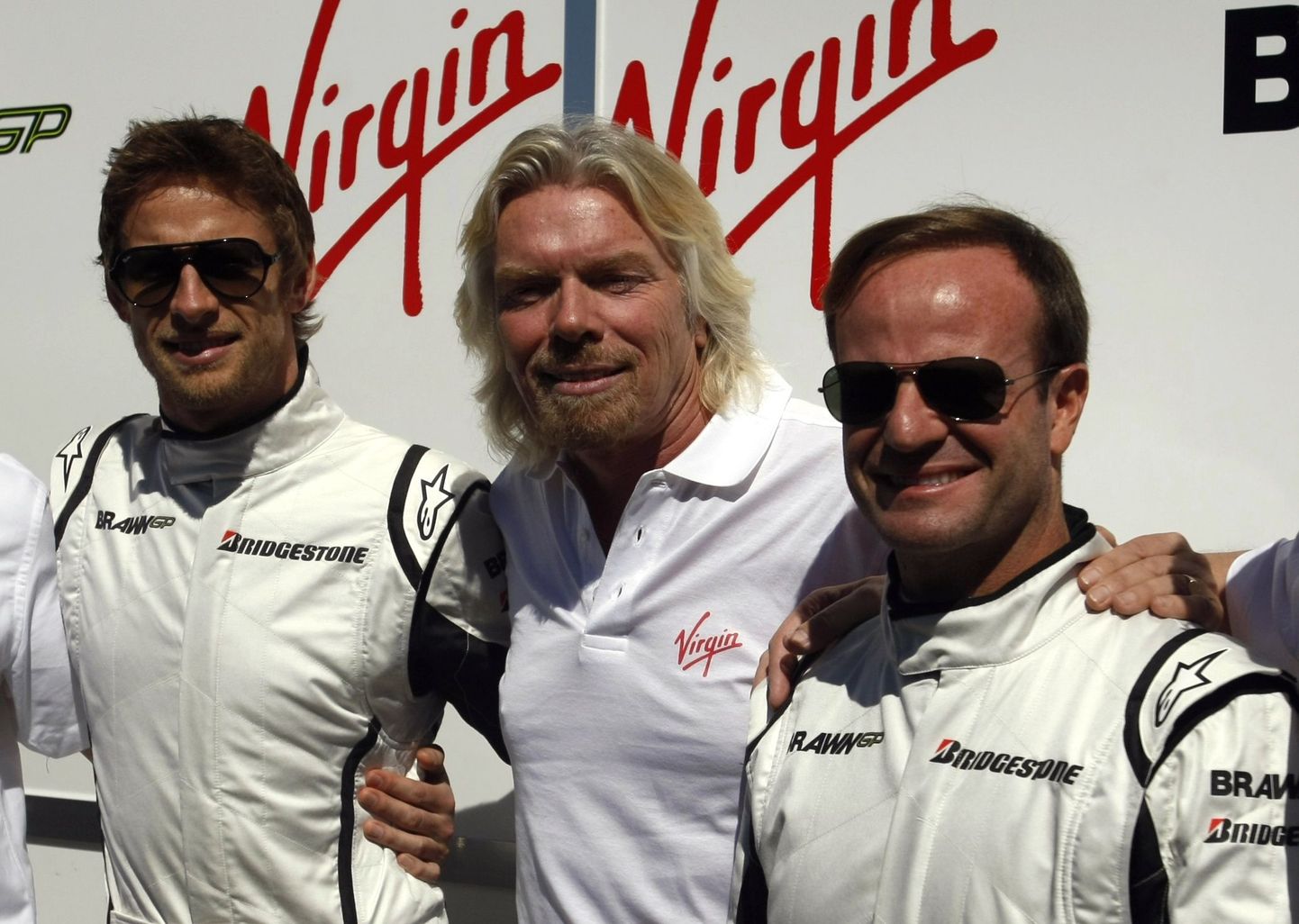 Jenson Button (vasakul), Sir Richard Branson ja Rubens Barrichello.