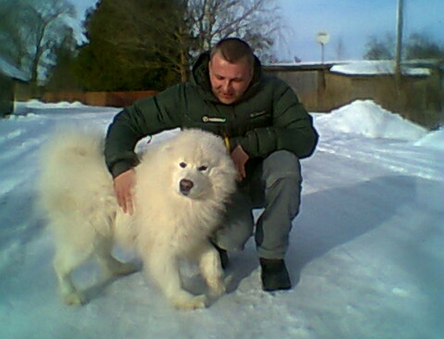 Marko Kaldur ja tema samojeedi tõugu koer Tähekiir