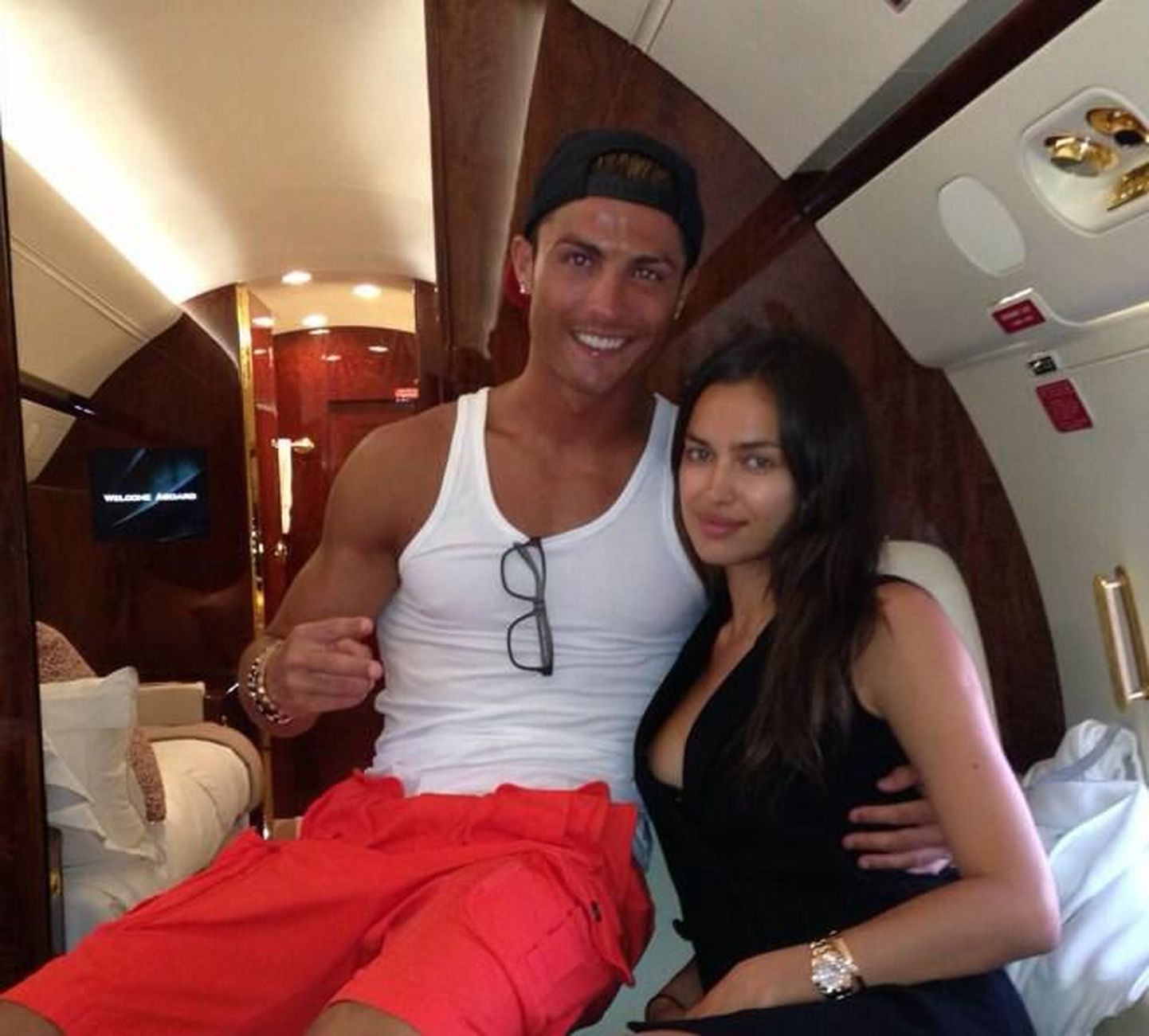 Cristiano Ronaldo ja Irina Shayk puhkust nautimas