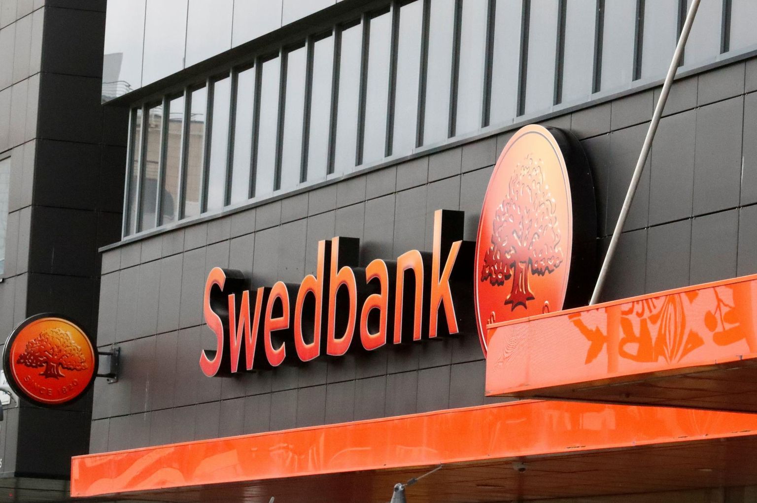 Swedbankis teati, et Danske kriminaalmenetluse raames võidakse neid uurida, kuid nad ei teadnud eraldiseisvast kriminaalmenetlusest.