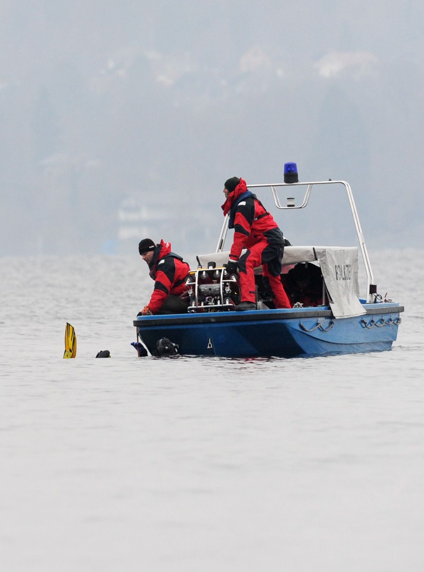 Politseisukeldujad Starnbergi järvel