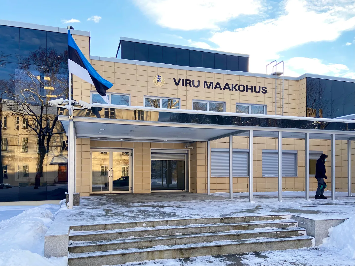 В Нарвском доме суда Вируского уездного суда жительница Силламяэ была признан виновной в использовании запрещенной символики, однако наказание сократилось в три раза.