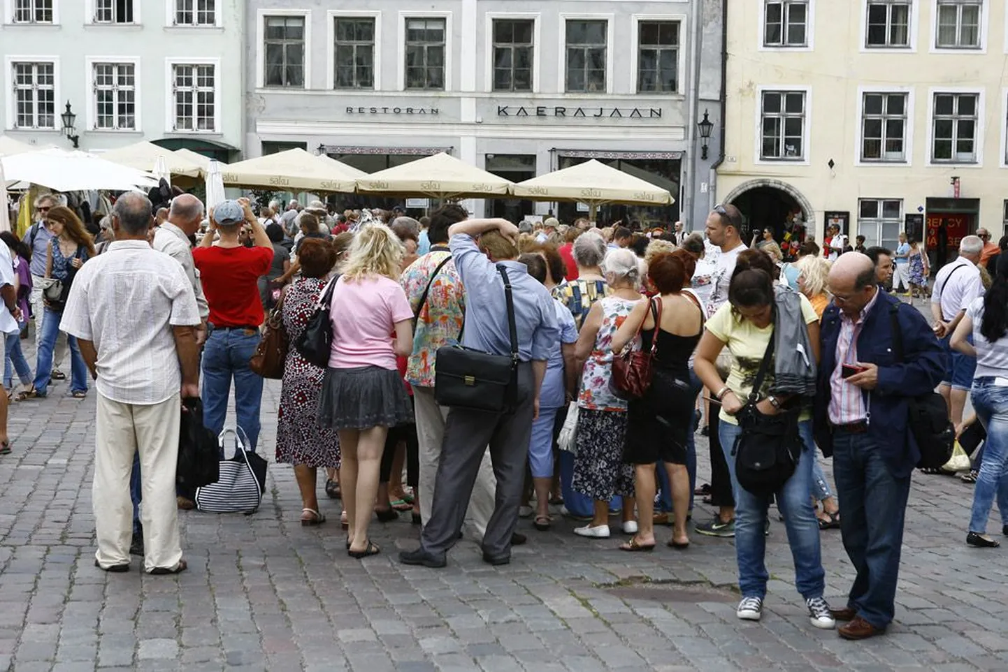 Туристы в Таллинне. Иллюстративное фото.