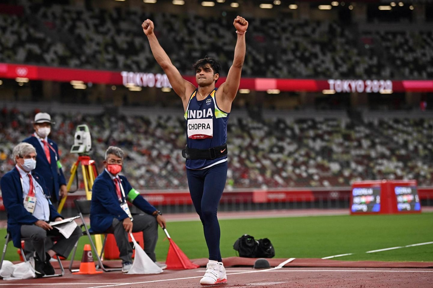 Kergejõustik hakkab esimese alaliiduna olümpiavõitu rahaliselt premeerima. Fotol Tokyo mängude odaviske tšempion Neeraj Chopra.