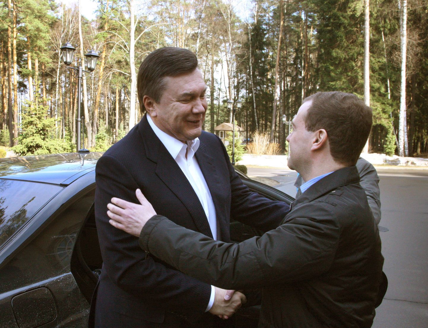 Президенты Украины и России Виктор Янукович и Дмитрий Медведев.