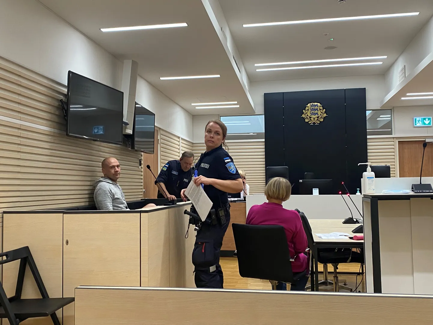 Harju maakohtus toimunud istung, kus räägiti «Kuuuurija» kurikuulsa autovarga lapselapse maksmata rahatrahvidest.