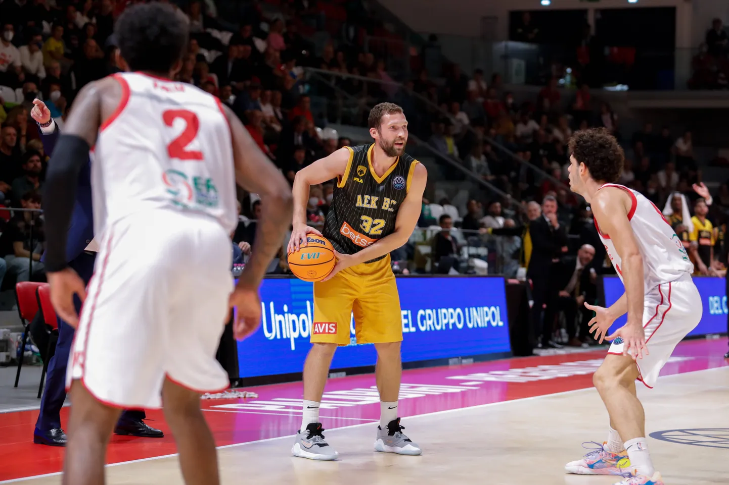 Latvijas basketbolists Jānis Strēlnieks.