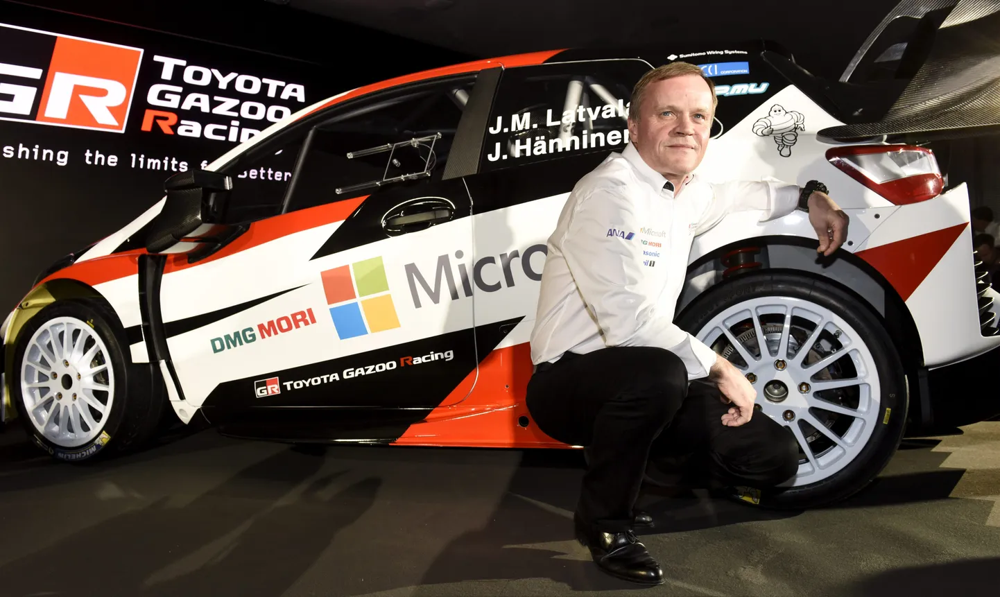 Tommi Mäkinen ja Toyota ralliauto.