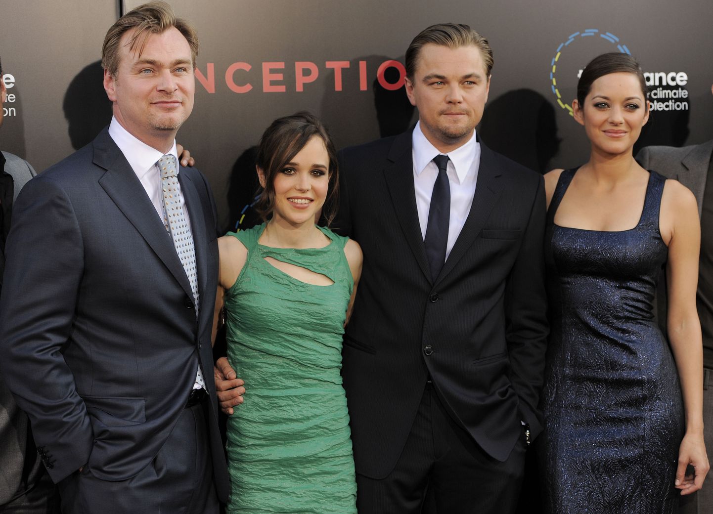 Režissöör Christopher Nolan ning näitlejad Ellen Page, Leonardo DiCaprio ja Marion Cotillard filmi «Inception» esilinastusel