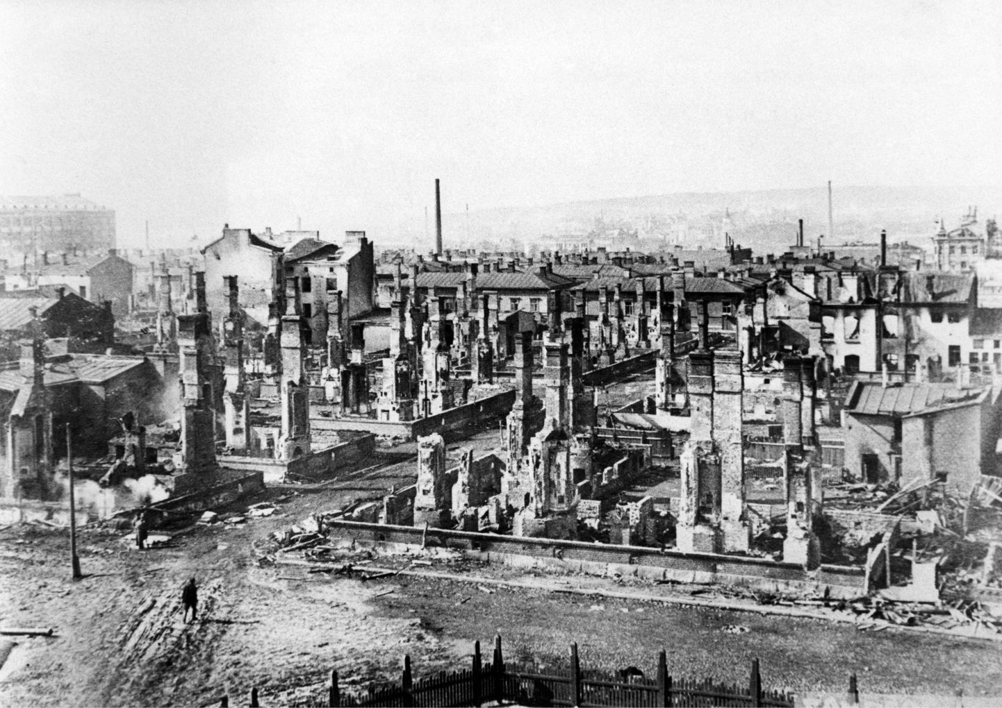 Punaste kantsiks olnud Tampere linn pärast valgekaartlaste pommitamist.
